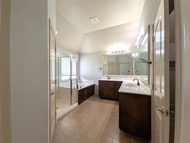 Building Photo - 14013 Zippo Way
