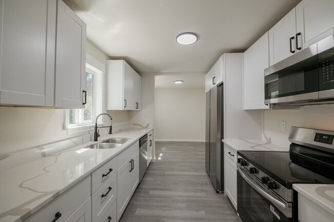 Building Photo - 1247 Clark Mill Rd