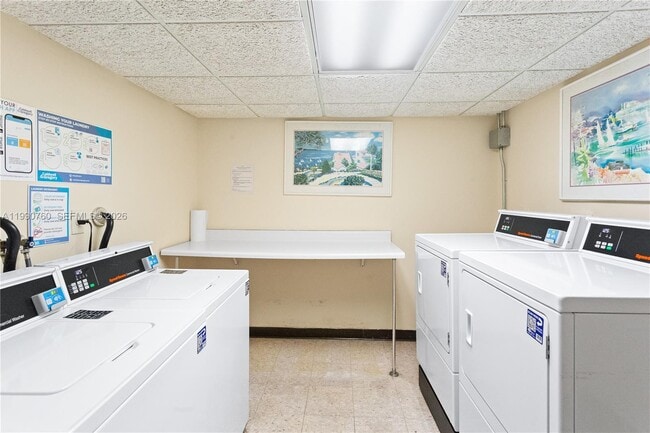 Building Photo - 1101 River Reach Dr