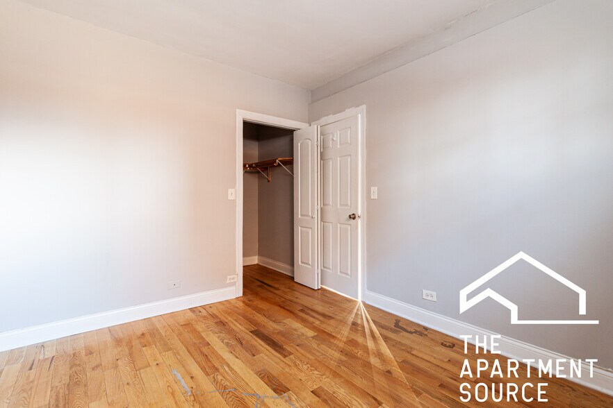 Building Photo - 3439 N Sheffield Ave