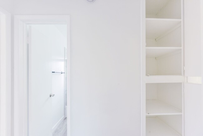 Building Photo - Ocean Avenue Duplex