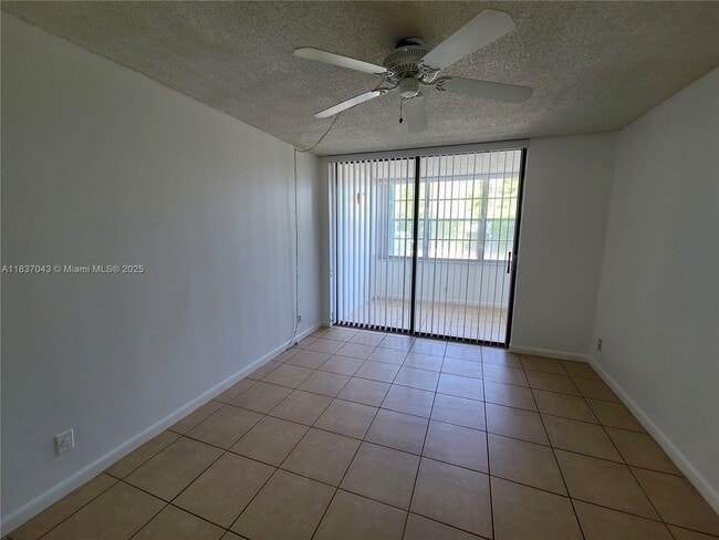 Building Photo - 2731 Taft St