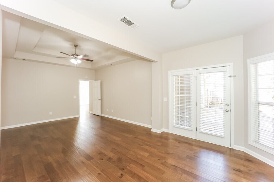 Building Photo - 116 Freeman Forest Dr