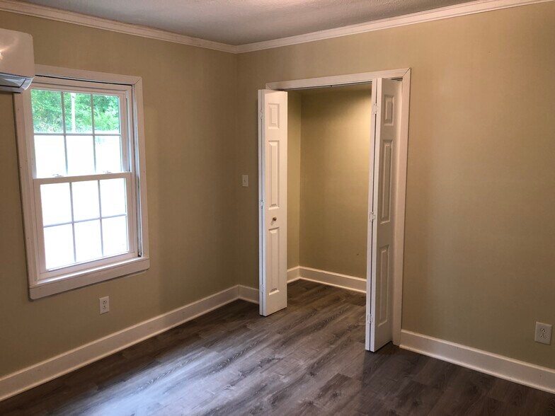 Building Photo - 144 Beech Hill Dr