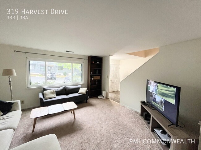 Building Photo - 319 Harvest Dr