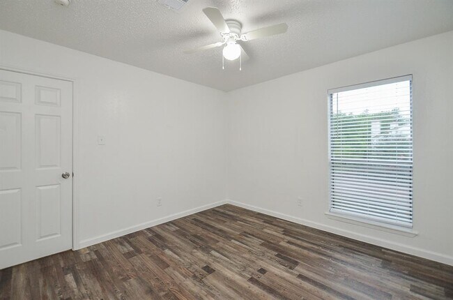 Building Photo - 10001 Westpark Dr