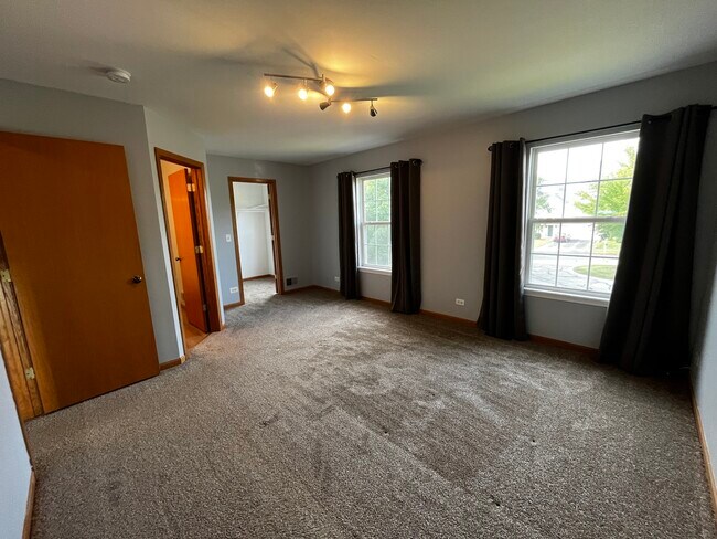 Building Photo - 2828 Alameda Ct