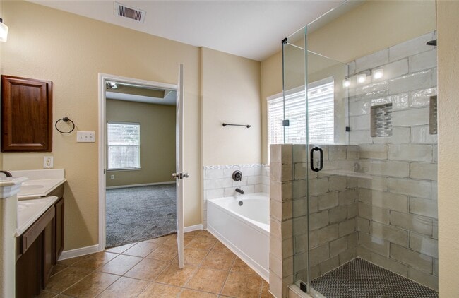Building Photo - 17607 Memorial Falls Dr