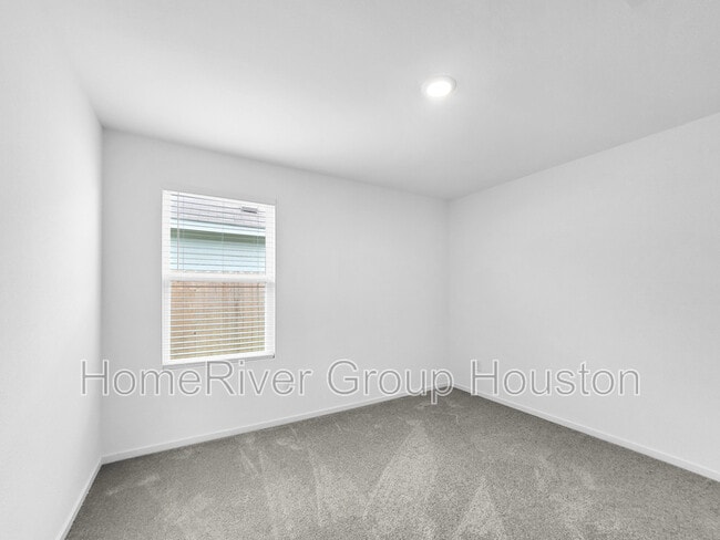 Building Photo - 106 Nicholas Rd