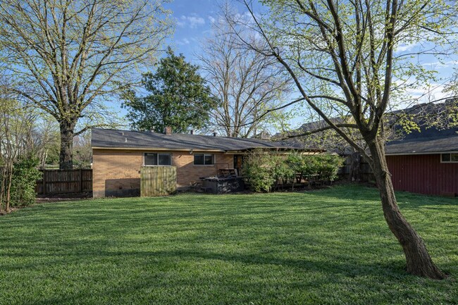 Building Photo - $500-off First Month Rent! 3 Bedroom 2 bathroom home in East Memphis!