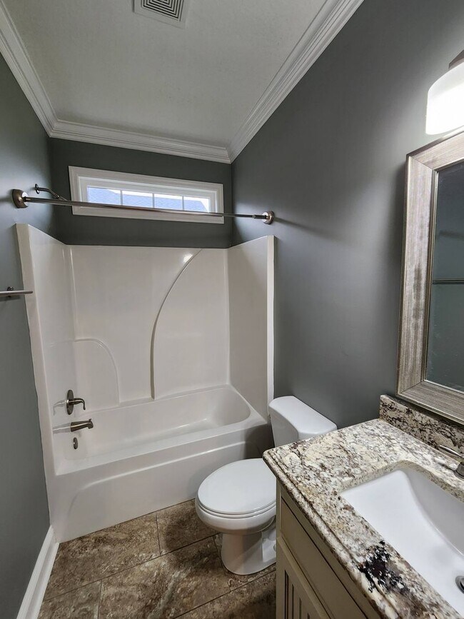 Building Photo - Stylish 3-Bedroom Home with Luxurious Features and Community Perks in Valdosta, GA