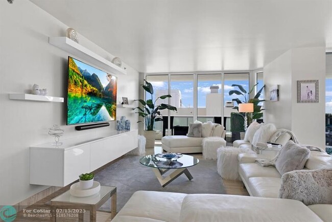 Building Photo - 101 S Fort Lauderdale Beach Blvd
