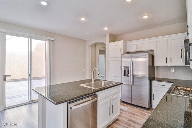 Building Photo - 2387 Brunswick Bay St