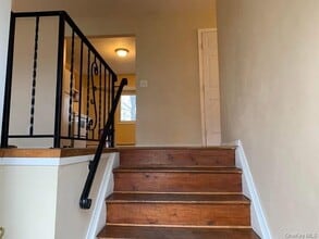 Building Photo - 16 Broadway