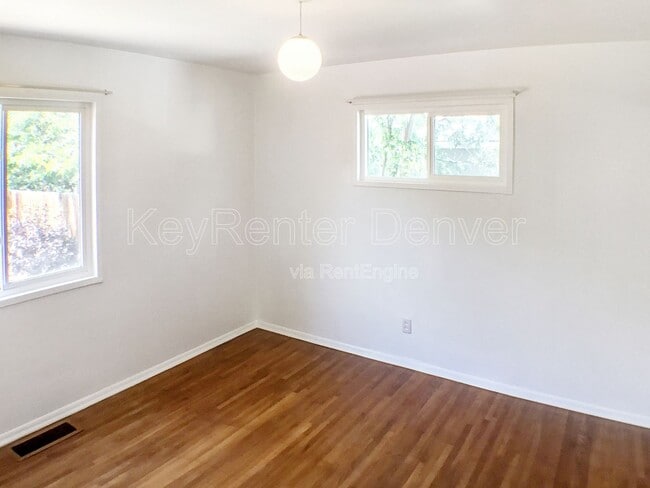 Building Photo - 1285 S Holly St