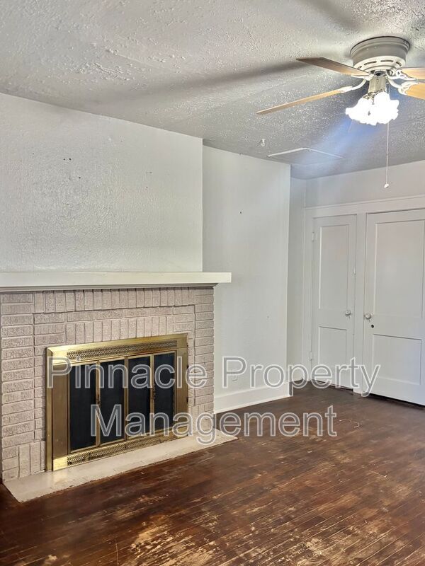 Building Photo - 1315 Guadalupe St