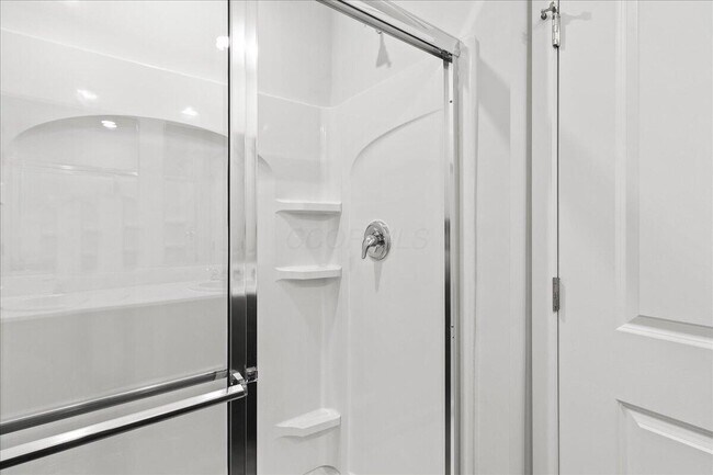 Building Photo - 1489 Jarry Ave