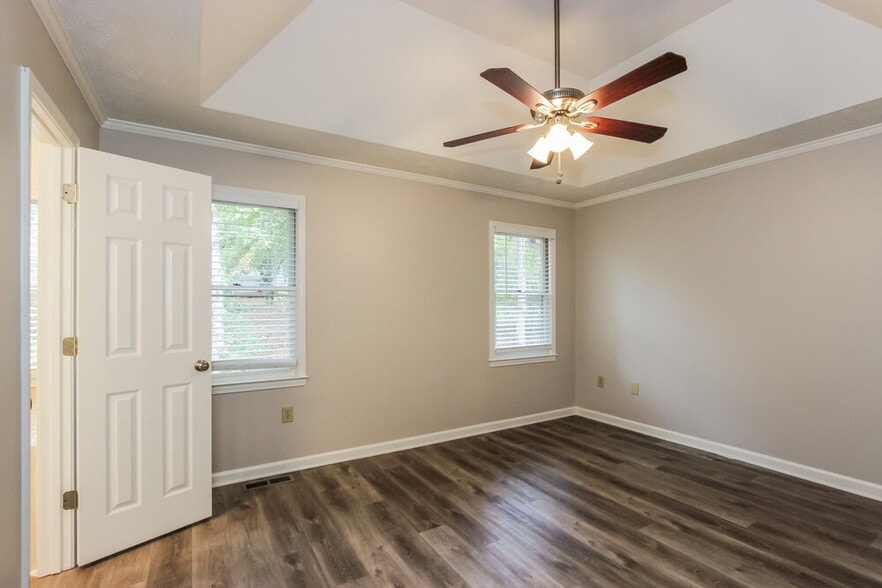 Building Photo - 10 Beaverdam Ct