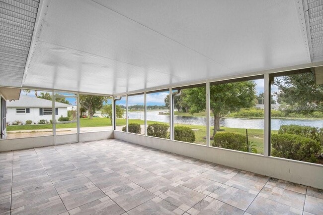 Building Photo - 1143 E Fowler Dr