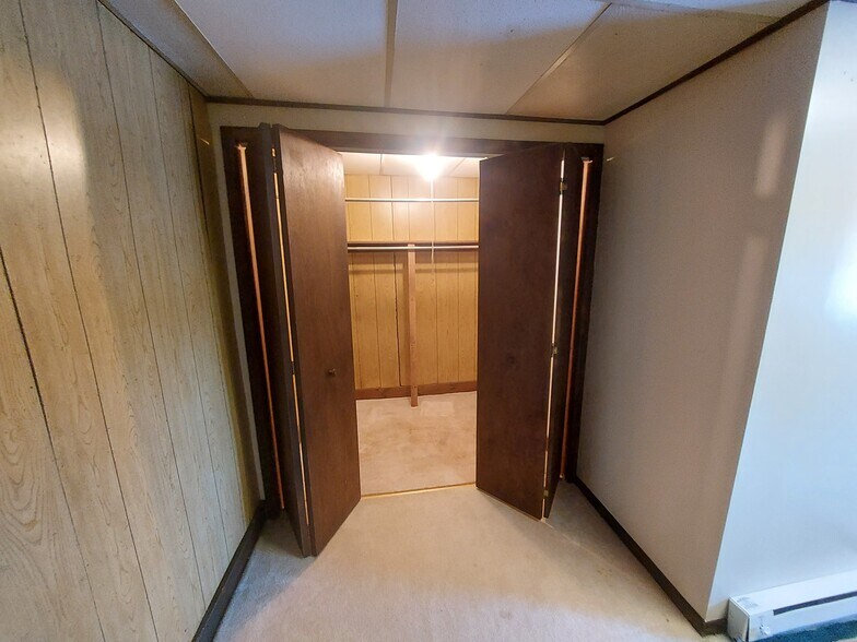 Bedroom closet - 410 S Geyers Church Rd