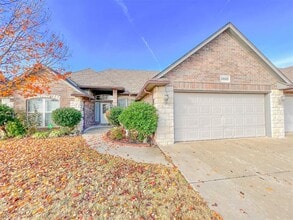 Building Photo - 16505 Moorgate Ln