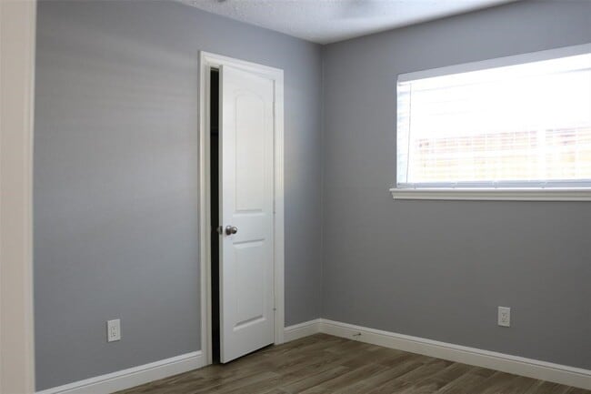 Building Photo - 21330 Park Tree Ln