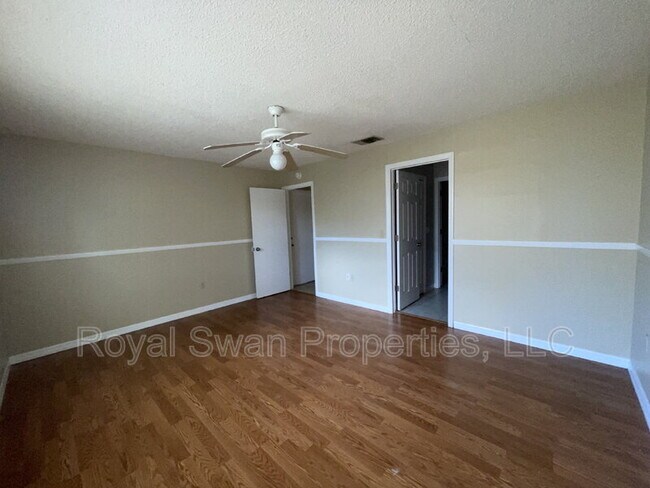 Building Photo - 3812 Dovehollow Dr