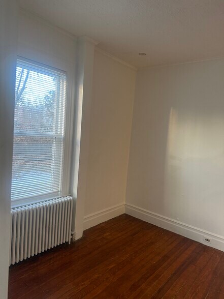 Building Photo - 22 Sherwood Ave