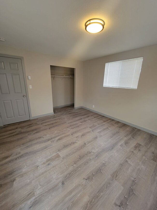 Building Photo - Brand newly Remodeled 3 bedroom 1 bath home.