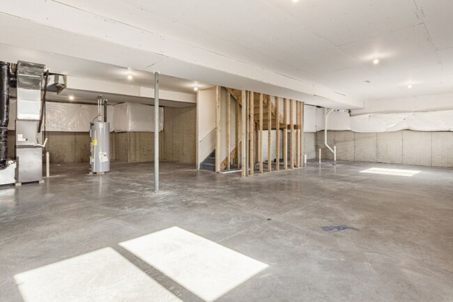 Building Photo - 317 Raccoon Ave