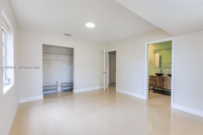 Building Photo - 14601 NW 10th Ave