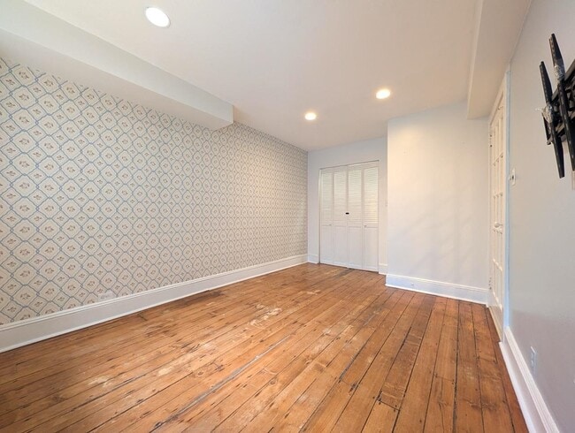 Building Photo - 136 Mercer St