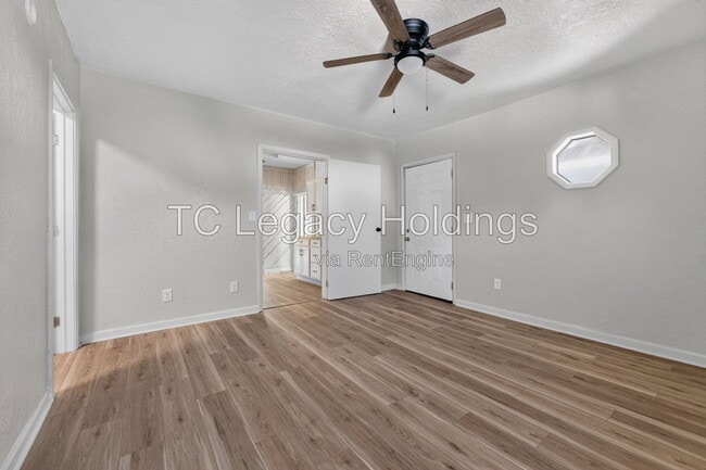 Building Photo - 200 Reeves Ave