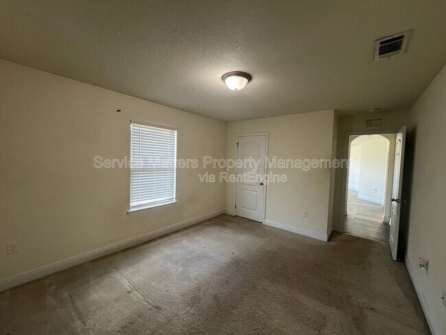 Building Photo - 7037 Season Dr
