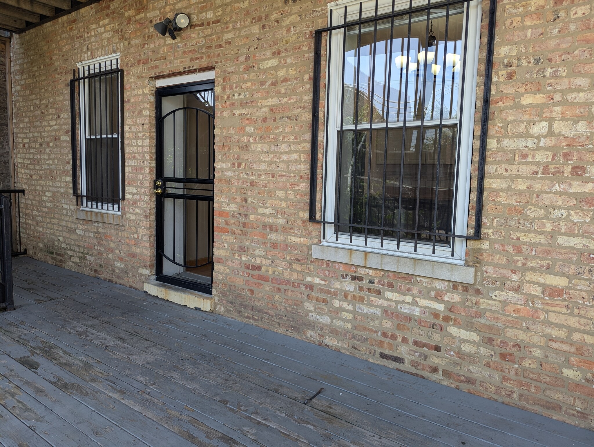 Building Photo - 3212 W Warren Blvd