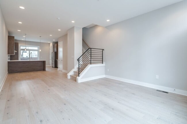 Building Photo - Northern Liberties Townhome with Parking