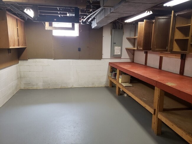 Building Photo - 4-bedroom, 2 bathroom unfurnished home in Stevensville