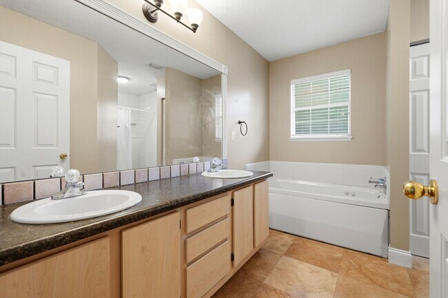 Building Photo - Upgraded 3 bedroom 2 bath home in Mentone