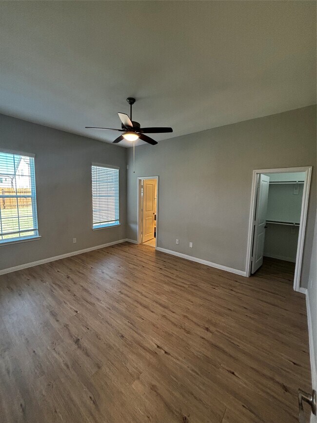 Building Photo - 2321 Sunset Ln