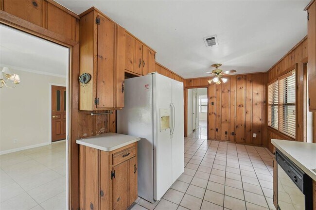 Building Photo - 9030 Bassoon Dr