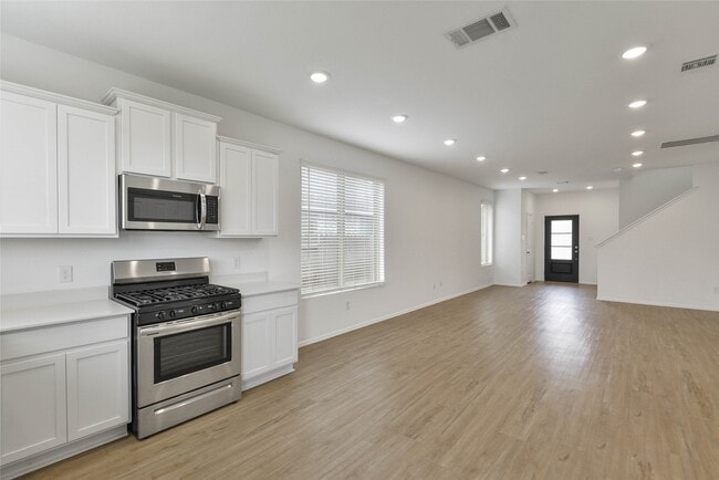 Building Photo - 3015 Wedgewood Cv Wy