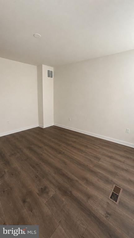 Building Photo - 402 Honeyberry Ln