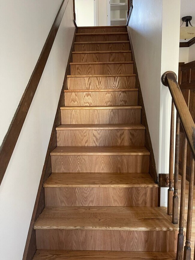 Building Photo - LAKE SHORES