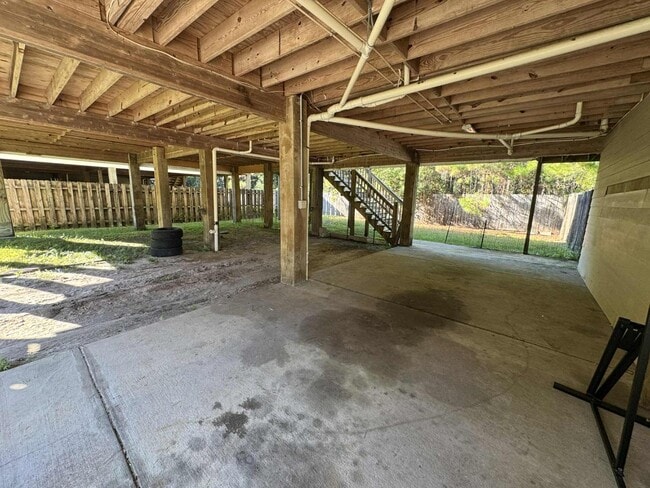 Building Photo - 6206 W Desoto St