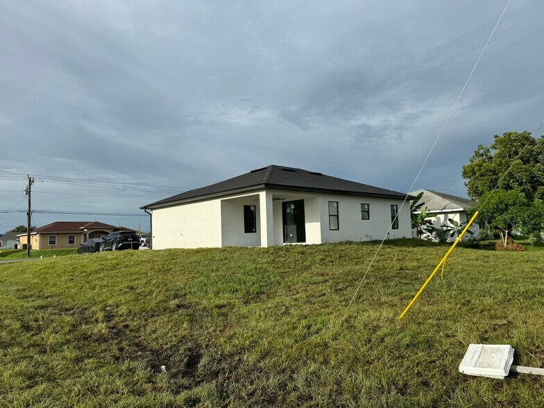 Building Photo - 3210 8th St SW