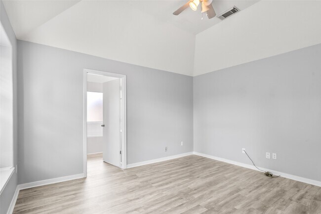 Building Photo - 11838 Sardis Lake Dr