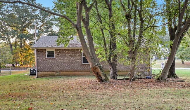 Building Photo - 1040 Britton Springs Rd