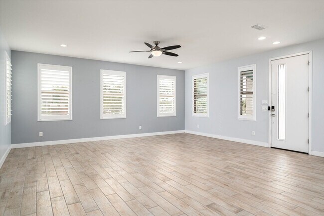 Building Photo - 25822 N 20th Ln