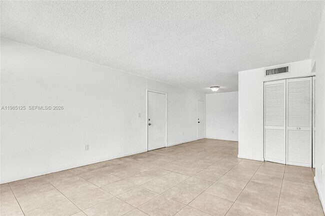 Building Photo - 7201 Miami Lakes Dr