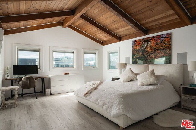 Building Photo - 1044 Waterbury Ln